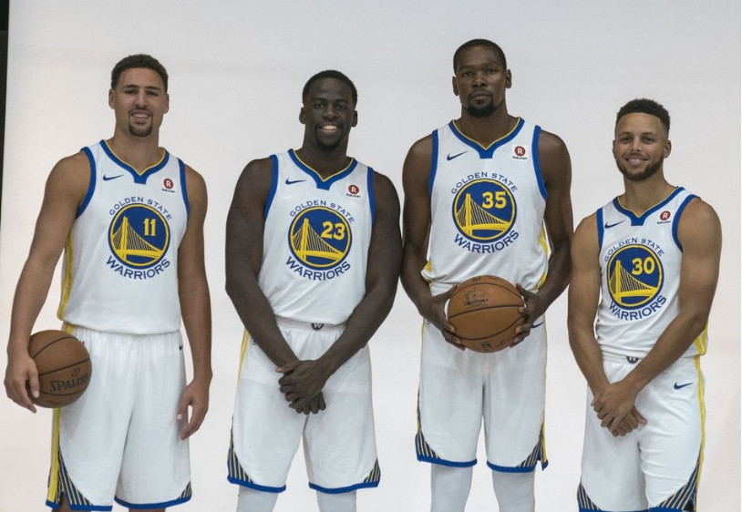 近15年谷歌每年搜索量最高球员：C罗10次断崖领先，梅西仅1次（过去15年谷歌年度最热球员榜：C罗10次遥遥领先，梅西仅一次）