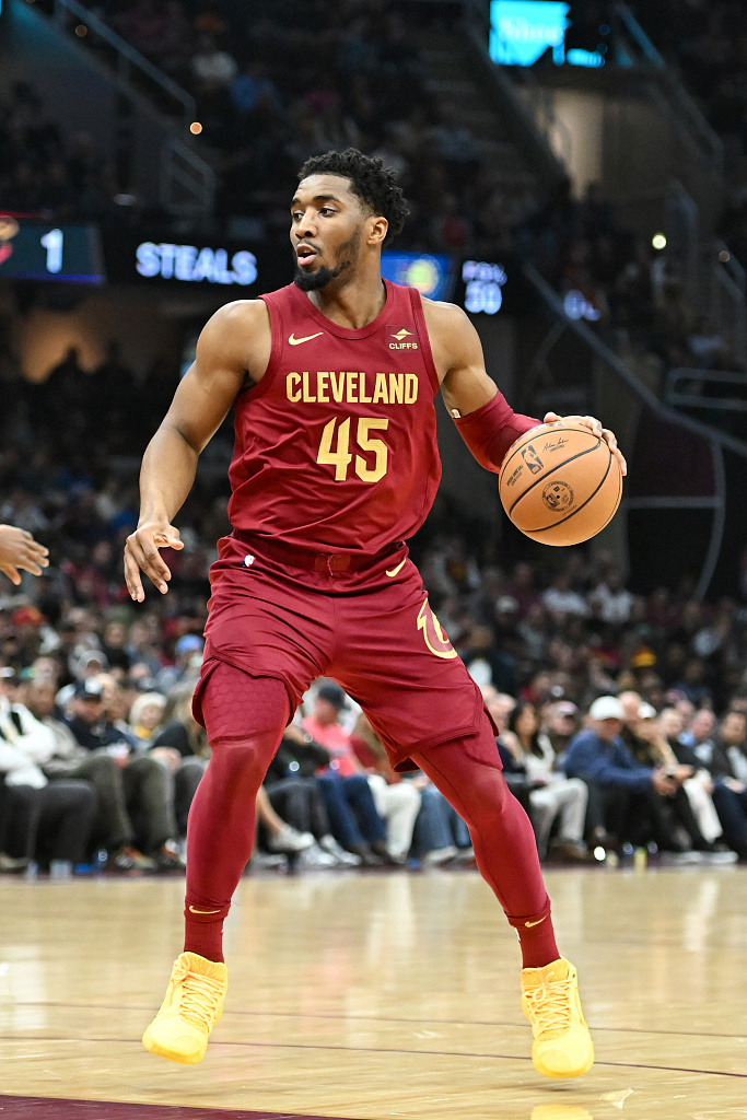 巴萨的丢球方式总是千篇一律…前锋速度也不用特别快，克纳夫这次只有32km／h（巴萨丢球千篇一律：前锋无需很快，克纳夫此役仅32km／h）