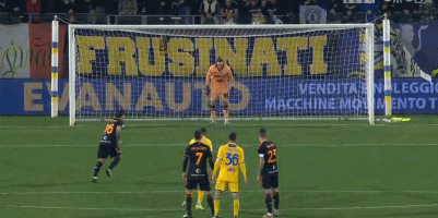 国足未来第一左后卫：华裔球星90万欧转会费登陆波兰联赛！