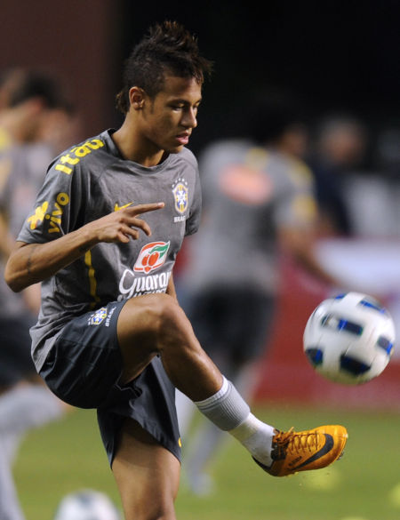 近10年欧冠门将零封率：拉亚54%第1，布冯47%第2，奥纳纳上榜（近十年欧冠门将零封率排名：拉亚54%居首，布冯47%次席，奥纳纳在列）