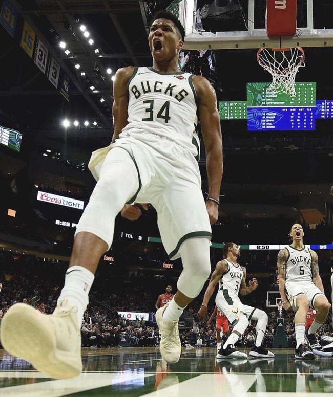 东体预测申花首发：阿苏埃和米内罗搭档锋线，鲍亚雄继续出战（东体展望申花首阵：阿苏埃联手米内罗冲锋，鲍亚雄继续首发）