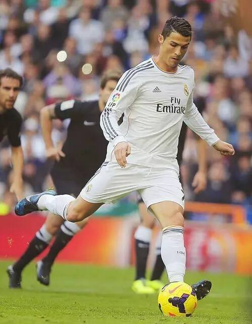 切尔西vs卡迪夫城全场数据：控球率54-46，射门10-9（切尔西vs卡迪夫城数据一览：控球54%对46%，射门10比9）