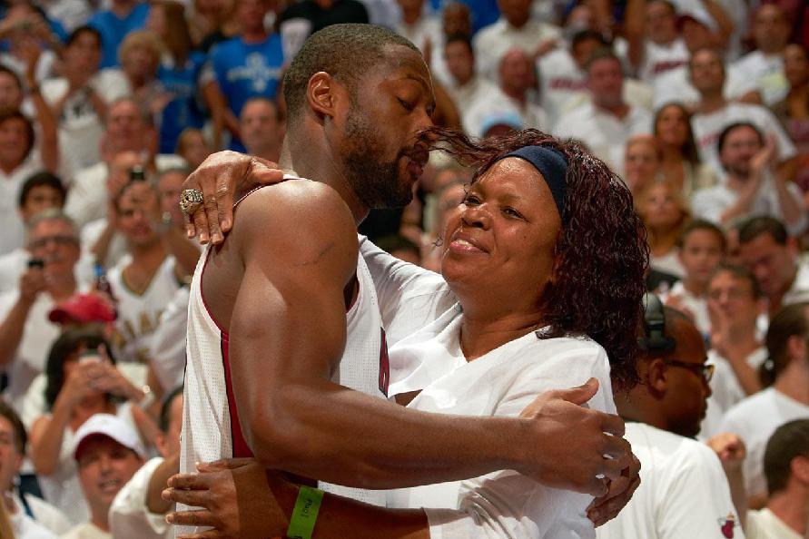 德天空：阿森纳关注法兰克福边锋巴霍亚，对方标价7000万欧（德国天空体育：阿森纳有意引进法兰克福翼锋巴霍亚，要价7000万欧元）